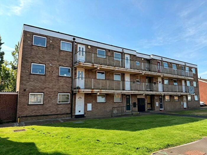 1 Bedroom Flat To Rent In Hamilton Drive, Romford, RM3