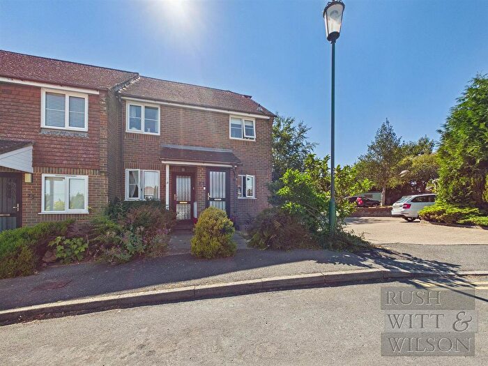 2 Bedroom Flat For Sale In Shirlea View, Battle, TN33