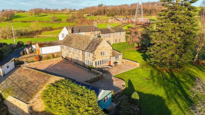 4 Bedroom Detached House For Sale In Maple Farm, Houses Hill, HD5