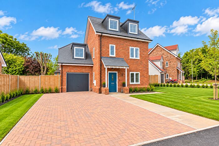 4 Bedroom Detached House For Sale In Todds Green, Stevenage, SG1
