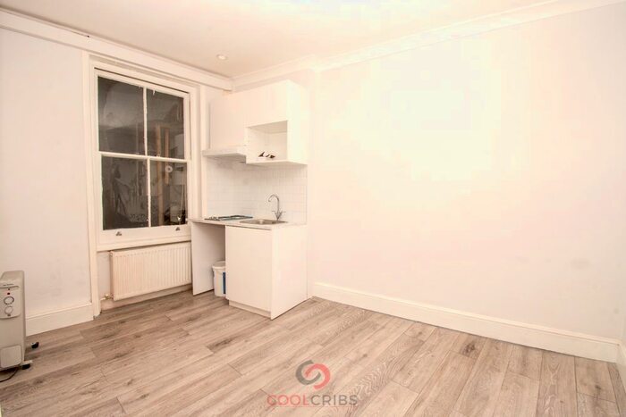 Studio To Rent In Blythe Road, London, W14