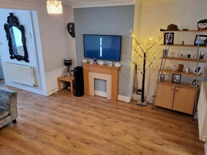 3 Bedroom Property To Rent In Princes Crescent, Edlington, Doncaster, DN12