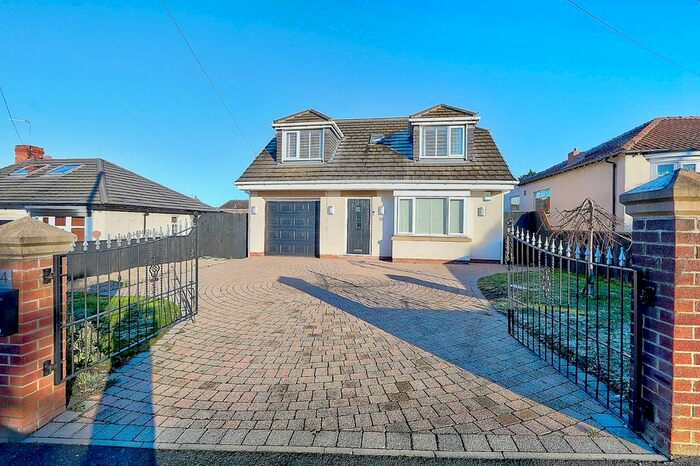 3 Bedroom Detached Bungalow To Rent In Ormesby Bank, Ormesby, Middlesbrough, TS7