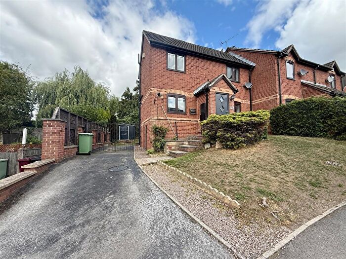 2 Bedroom Property To Rent In Birchen Holme, South Normanton, Alfreton, DE55