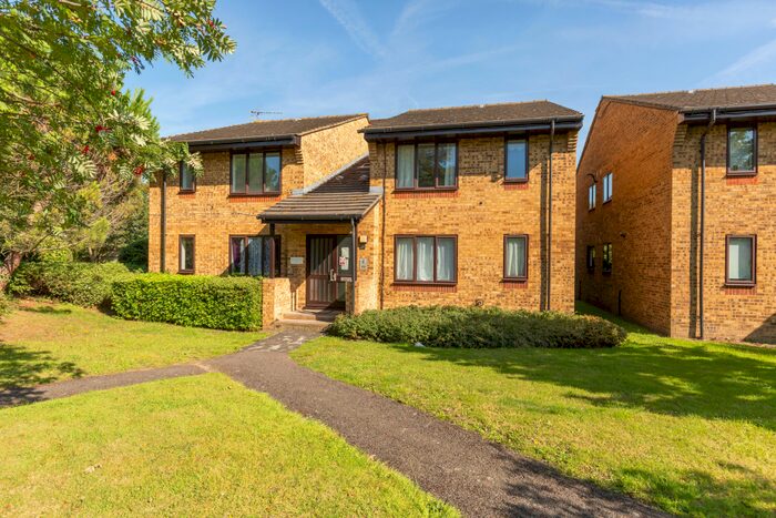 1 Bedroom Flat To Rent In Cheltenham Close, New Malden, KT3