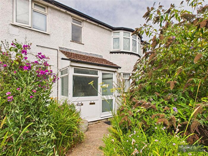 1 Bedroom Apartment For Sale In Roxeth Green Avenue, Harrow, HA2