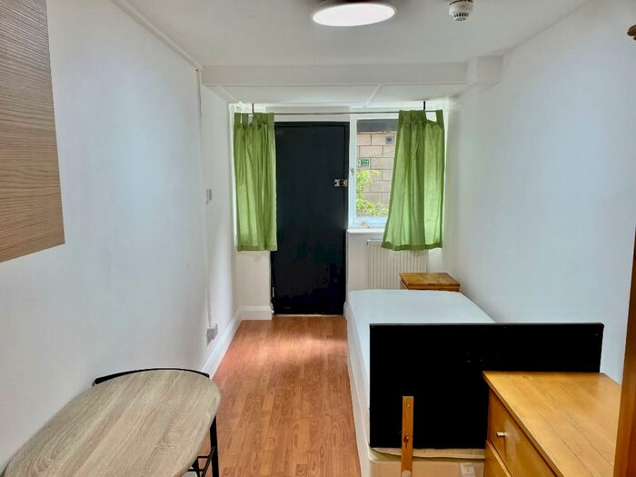Studio To Rent In Langtry Walk, London, NW8