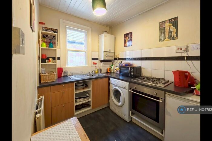 3 Bedroom Flat To Rent In Forest Road, London, E17