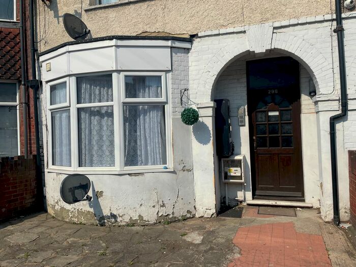 1 Bedroom Flat To Rent In High Street, Sheerness, ME12