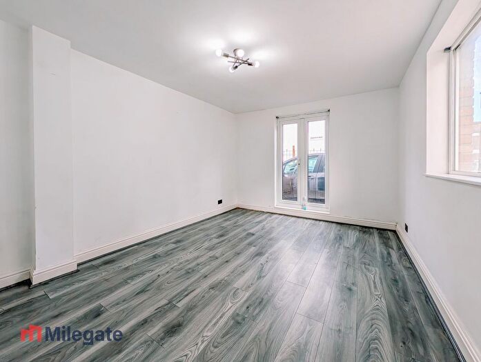 1 Bedroom Flat To Rent In Brownhill Road, London, SE6