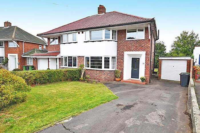 3 Bedroom Semi Detached House For Sale In Northdown Close, Pen Heath, ME14