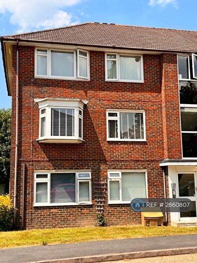 2 Bedroom Flat To Rent In Hurst Court, Horsham, RH12