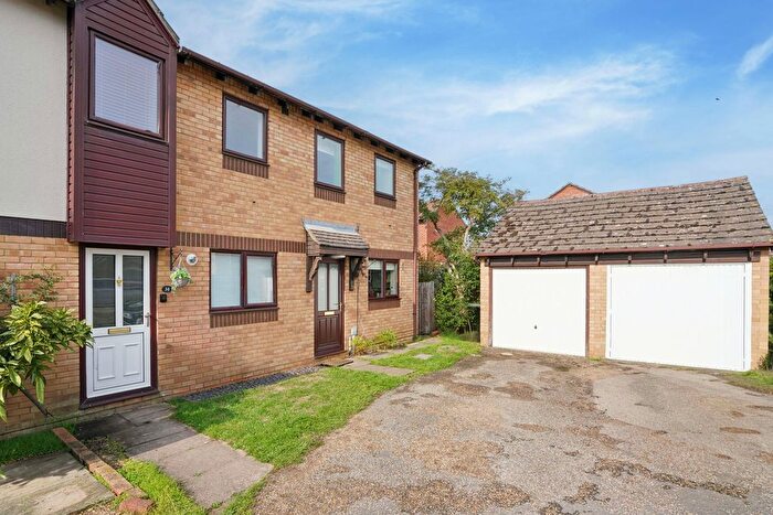 2 Bedroom End Of Terrace House For Sale In Spindleside, Bicester, OX26