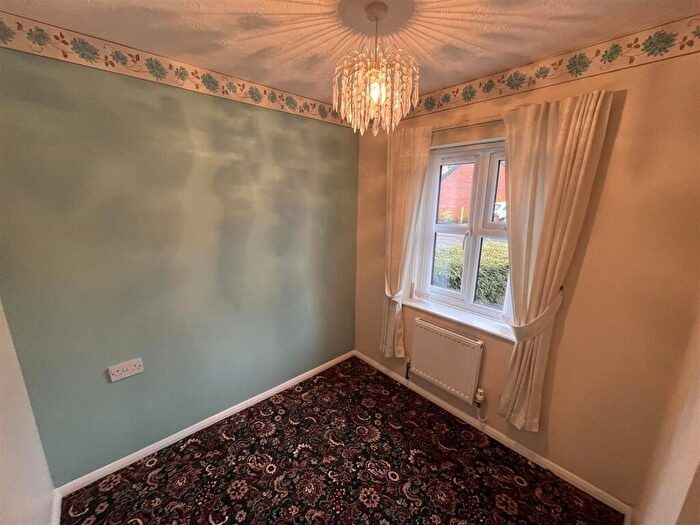 2 Bedroom Semi-Detached Bungalow For Sale In New Street, Church Gresley, DE11