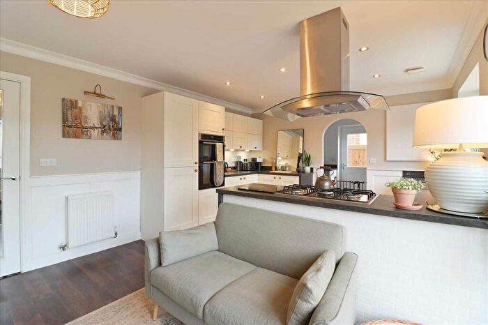 4 Bedroom Detached House For Sale In Poppy Crescent, Chesterfield, S41