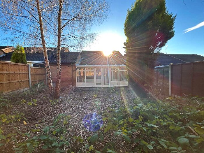 2 Bedroom Bungalow For Sale In Johnsons Grove, Oldbury, B68