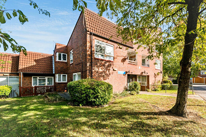 1 Bedroom Flat For Sale In Marden Ash, Basildon, SS15