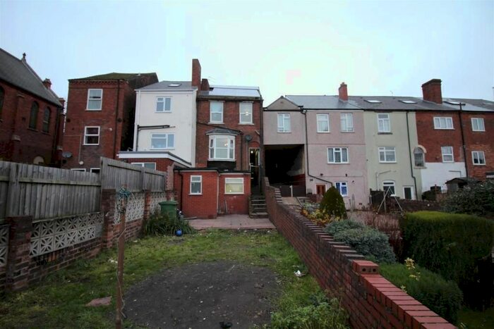 3 Bedroom Semi-Detached House For Sale In Church Road, Dudley, DY2