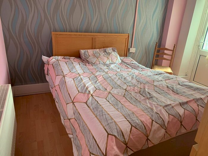 2 Bedroom Flat To Rent In High Street, Barry, CF62