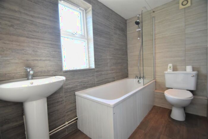 1 Bedroom Flat To Rent In Fratton Road, Portsmouth, PO1