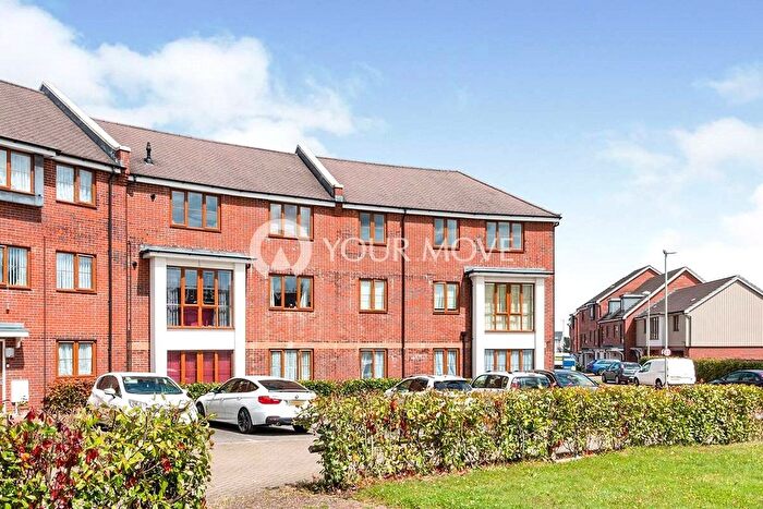 2 Bedroom Flat For Sale In Peggs Way, Basingstoke, Hampshire, RG24