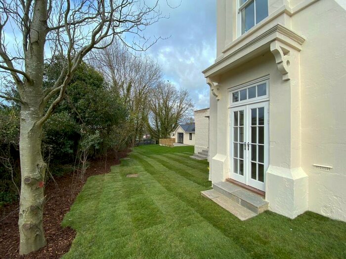 1 Bedroom Apartment To Rent In Coppid Hall, Warfield Road, Bracknell, Warfield Road, Bracknell, RG42