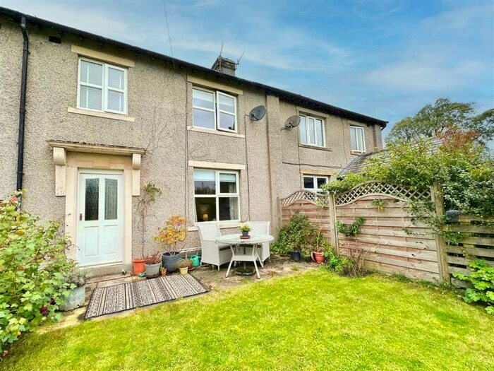 3 Bedroom Terraced House For Sale In East View, Threshfield, Skipton, BD23