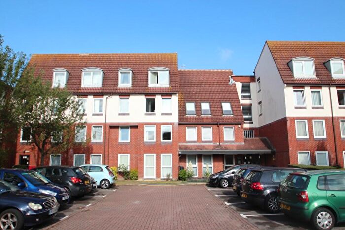 1 Bedroom Flat For Sale In Green Road, Portsmouth, Hampshire, PO5