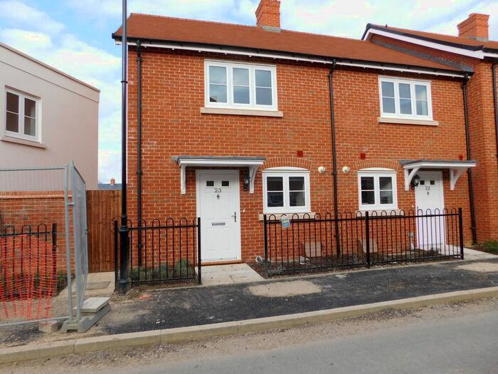 2 Bedroom End Of Terrace House To Rent In Orchard Mead, Waterlooville, PO7