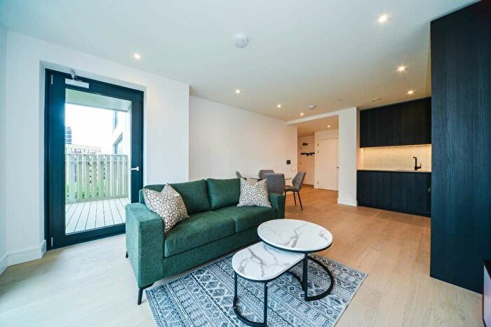 1 Bedroom Flat To Rent In Hewson Way, Elephant And Castle, London, SE17