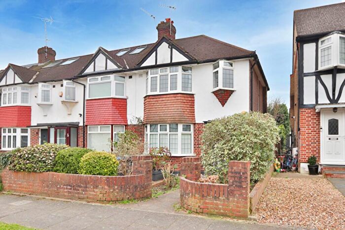 3 Bedroom End Of Terrace House To Rent In Orme Road, Kingston Upon Thames, KT1