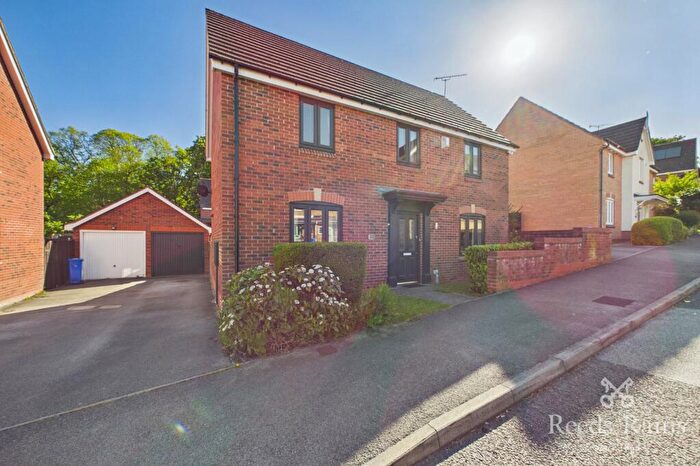 4 Bedroom Detached House For Sale In Middlewood Drive East, Sheffield, S6