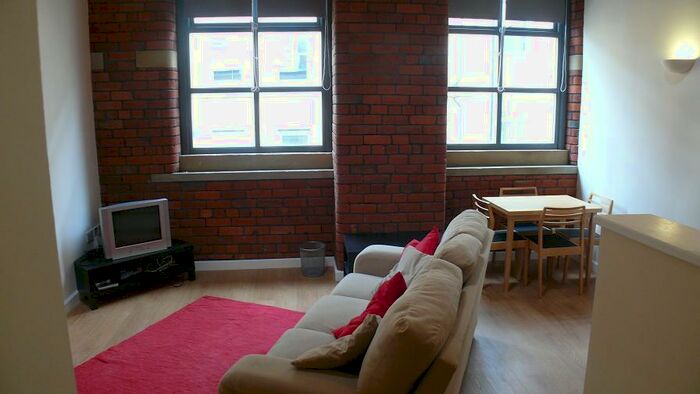 2 Bedroom Town House To Rent In Peckover Street, Bradford, BD1