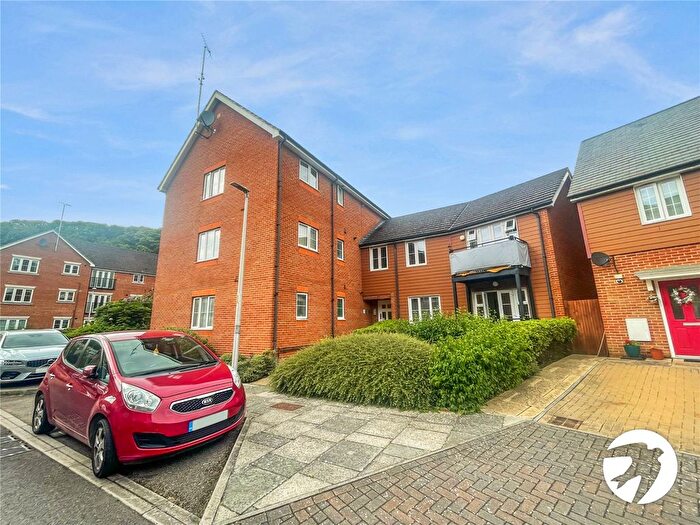 1 Bedroom Flat To Rent In Butlers Park Way, Rochester, Kent, ME2