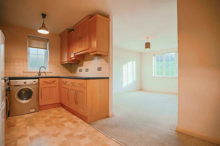 2 Bedroom Flat To Rent In Greenbrook Road, Burnley, BB12
