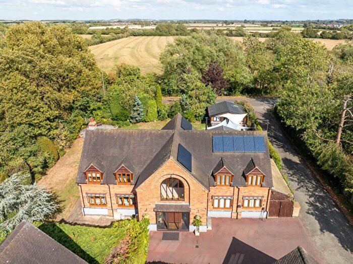 5 Bedroom House For Sale In Welford Road, Long Marston, CV37