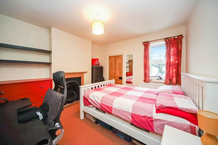 3 Bedroom End Of Terrace House For Sale In Longfield Road, Tring, HP23