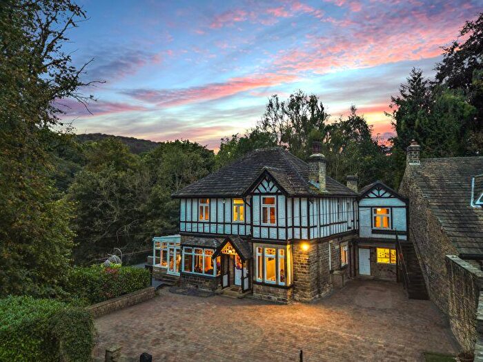 5 Bedroom Detached House For Sale In The Ridge, Bingley, BD16