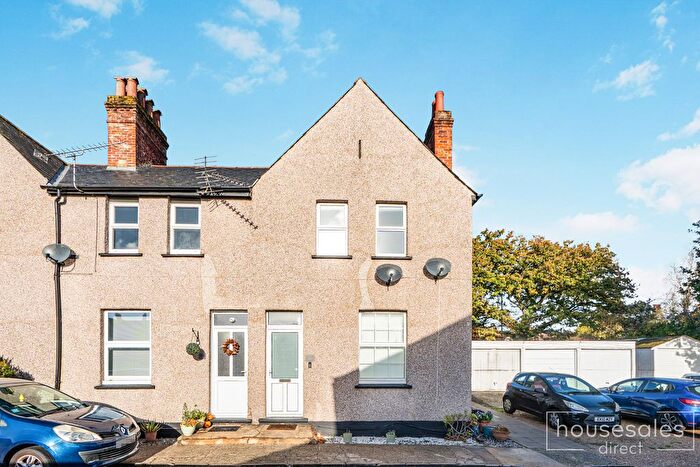 1 Bedroom Lodge For Sale In Guildford Road Bisley, Woking, GU24