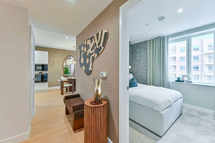 2 Bedroom Flat For Sale In Lombard Square, Plumstead, SE28