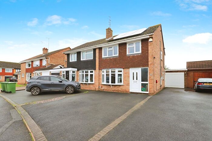 3 Bedroom Semi Detached House For Sale In Aldermere Road, Kidderminster, DY11