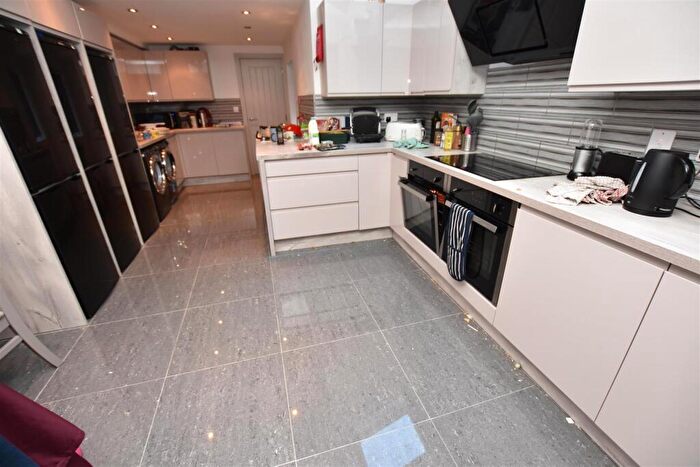 8 Bedroom House To Rent In Heeley Road, Birmingham, West Midlands, B29