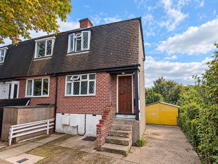 3 Bedroom End Of Terrace House To Rent In First Avenue, Walton On The Naze, CO14
