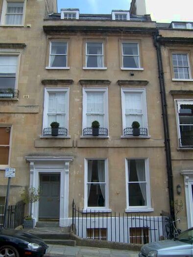 4 Bedroom Flat To Rent In Russell Street, BA1