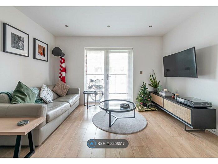 1 Bedroom Flat To Rent In Thornbury Way, London, E17