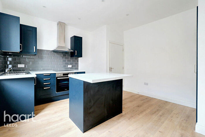 2 Bedroom Apartment For Sale In Lady Pit Lane, Leeds, LS11