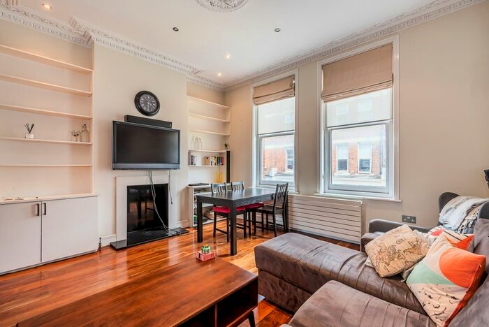 3 Bedroom Flat To Rent In St. James Terrace, Boundaries Road, London, SW12