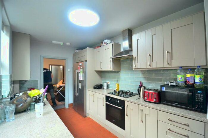 5 Bedroom Terraced House To Rent In / Academic Year Spacious Double Bedroom Student House, Raddlebarn Road, Selly Oak, -, Free Ultrafast, B29