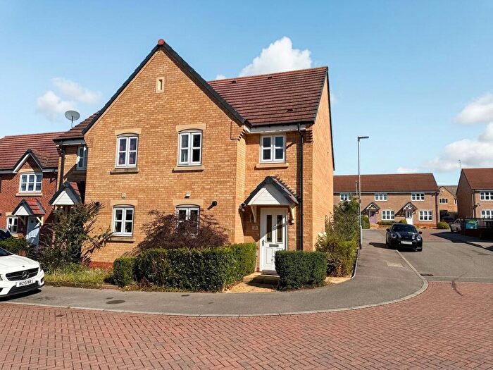 3 Bedroom Semi-Detached House For Sale In Garfield Park, Great Glen, LE8
