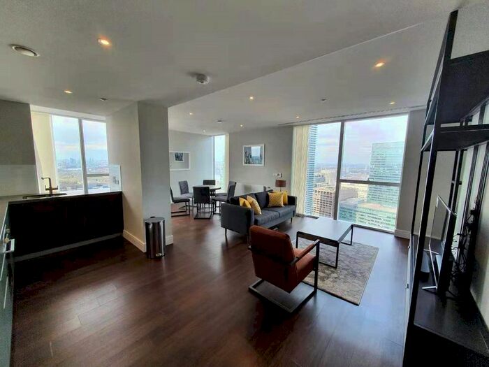 3 Bedroom Flat To Rent In Maine Tower, Canary Wharf, E14